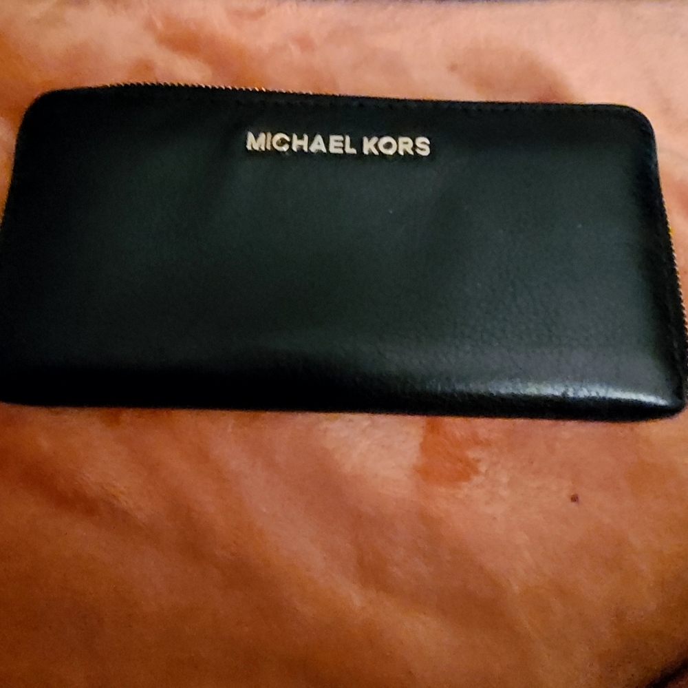 Michael kors wallet